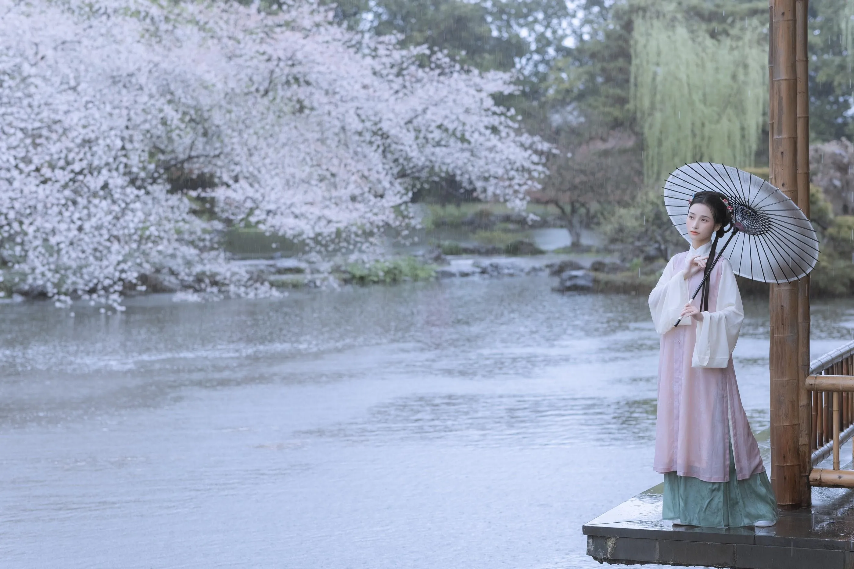 [艺图语] 2022.05.25 雨樱花 眸小妖 [46P]插图7